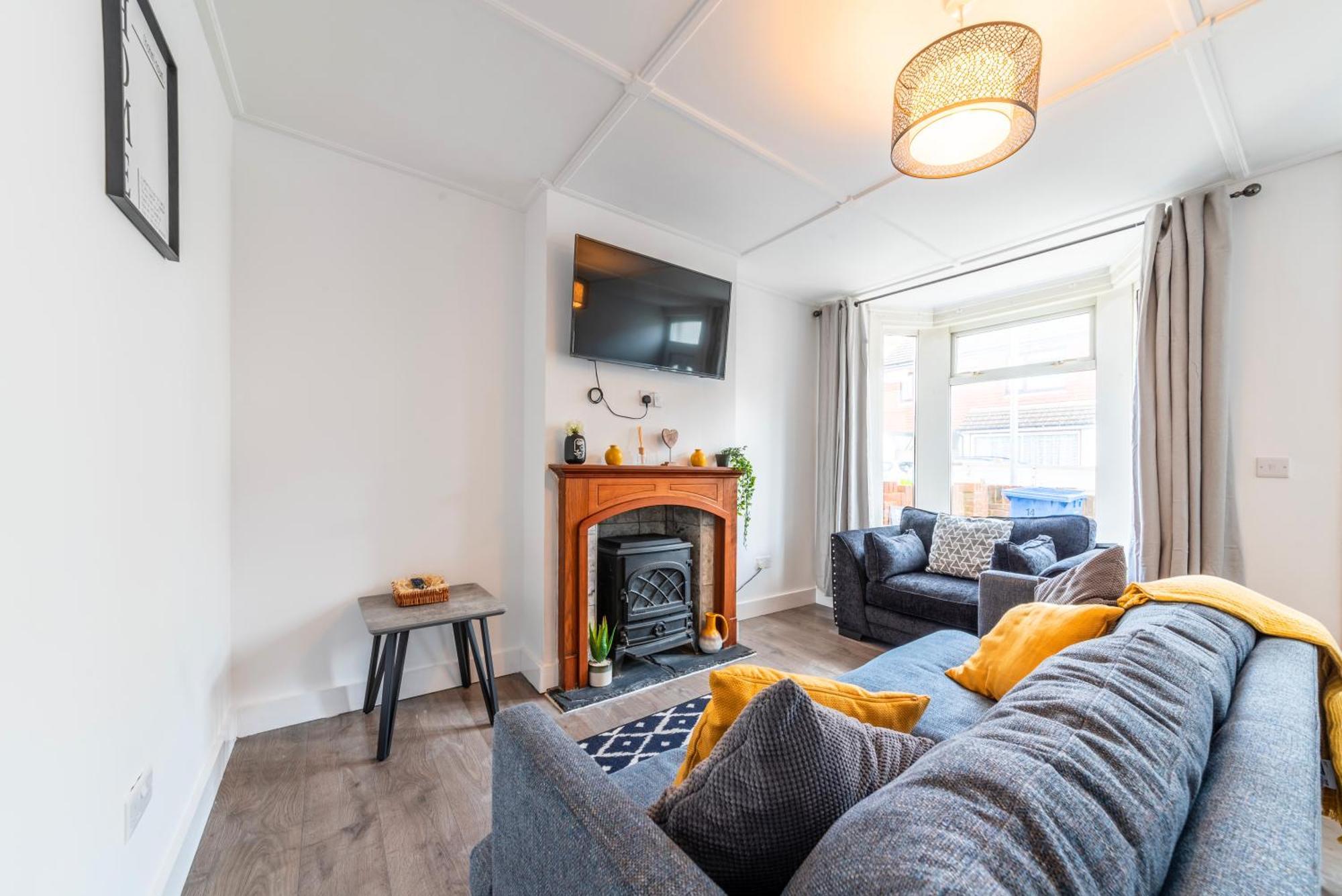 Modern 2 Bed 2 Bath House In Sittingbourne By Splendid Stays Exterior foto