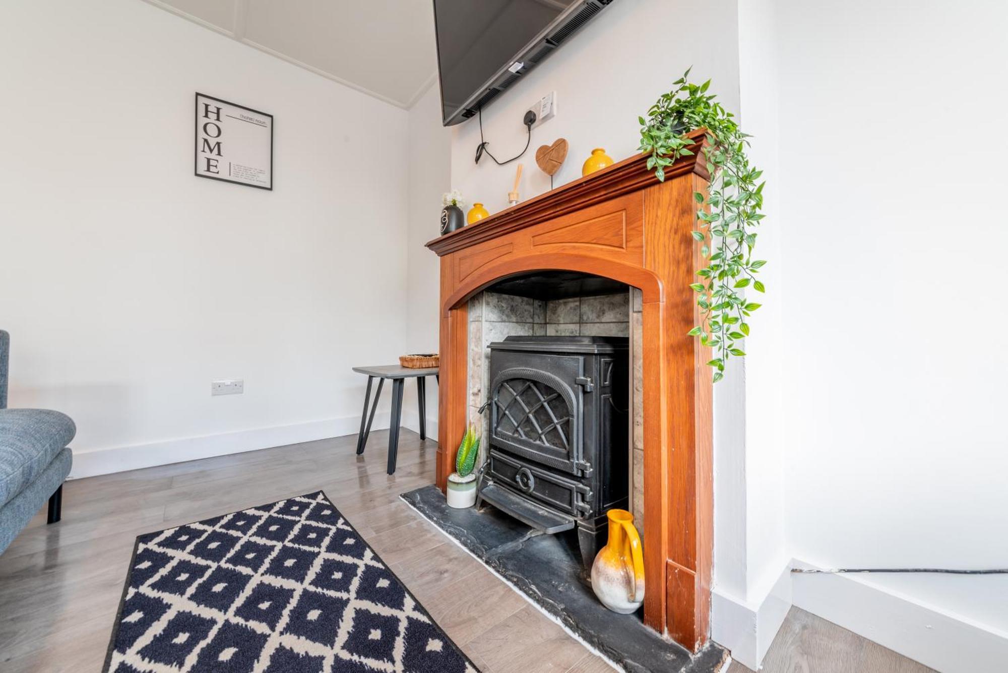 Modern 2 Bed 2 Bath House In Sittingbourne By Splendid Stays Exterior foto