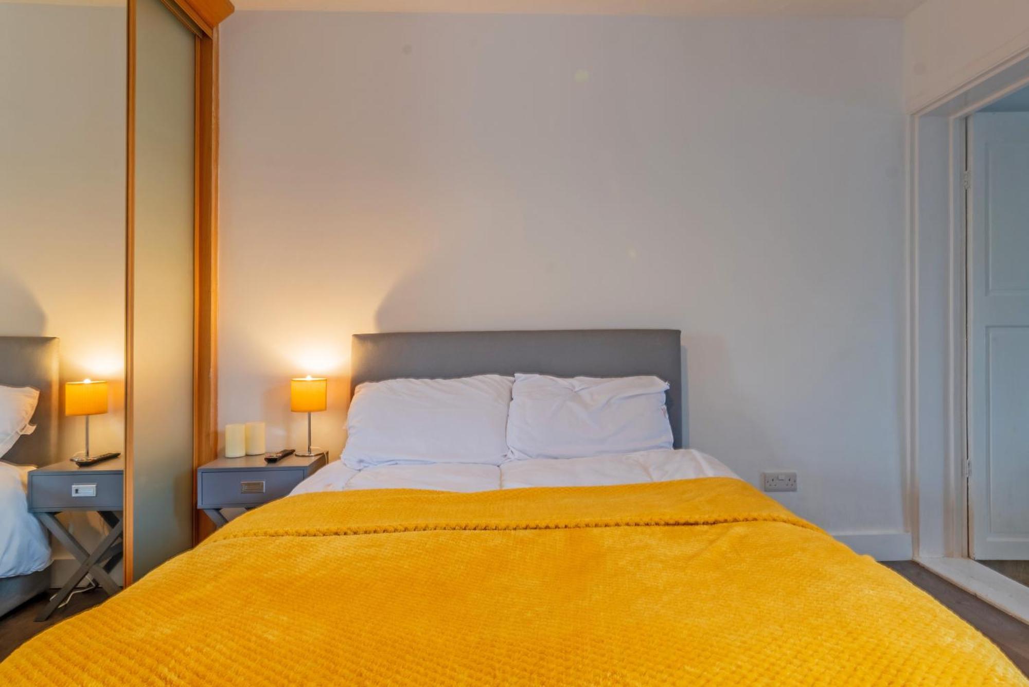 Modern 2 Bed 2 Bath House In Sittingbourne By Splendid Stays Exterior foto